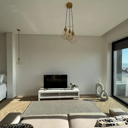 Custodio Ocean View * برايا دي ميرا