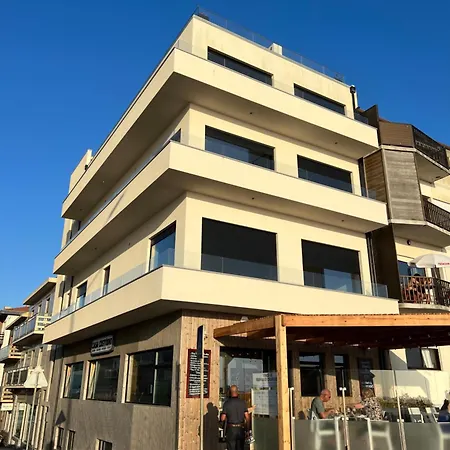 Custodio Ocean View * برايا دي ميرا